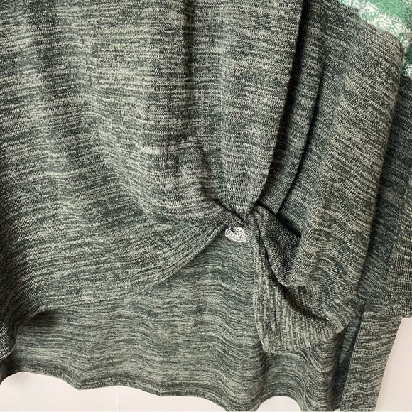 Umgee NWT Color Block Striped Front Knotted Hem Top - Picture 3 of 11